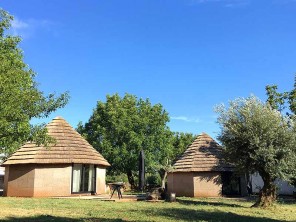 Luxury Glamping in Roundhouse Aveleira with Pool in Marvao, Alentejo, Portugal